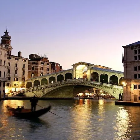 Ruga Bella In The Heart Of * Venise